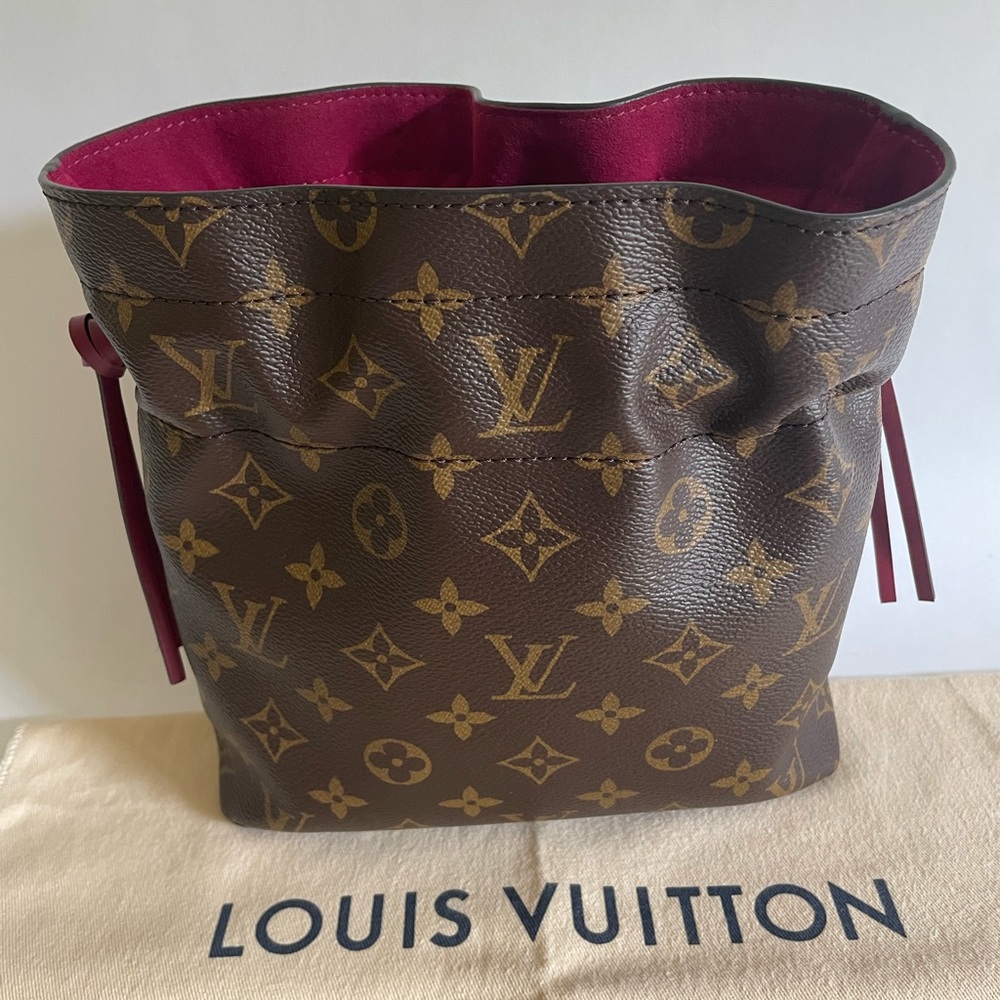 Louis Vuitton Noe Pouch